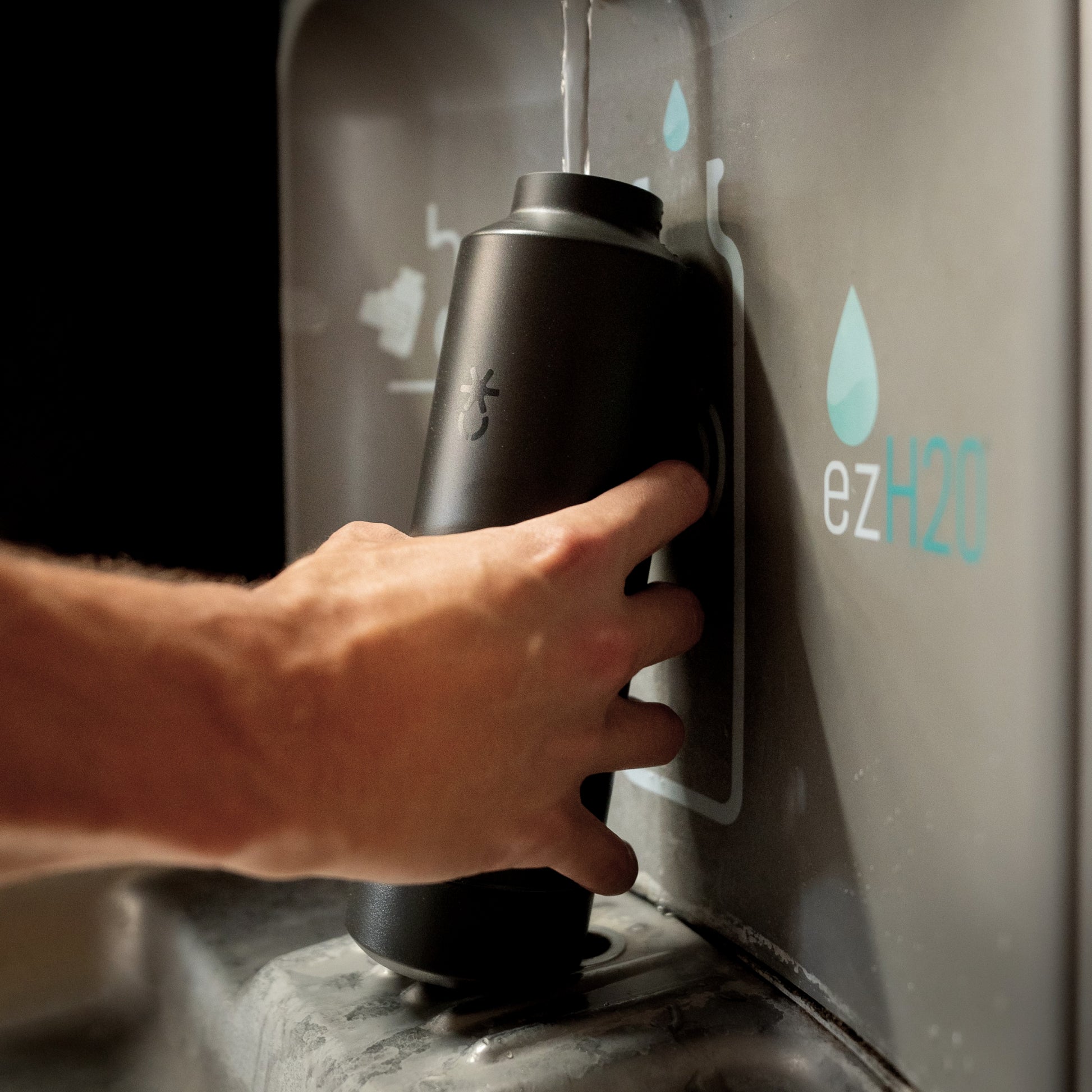 Luma Bottle: A self-cleaning water bottle with UV-C